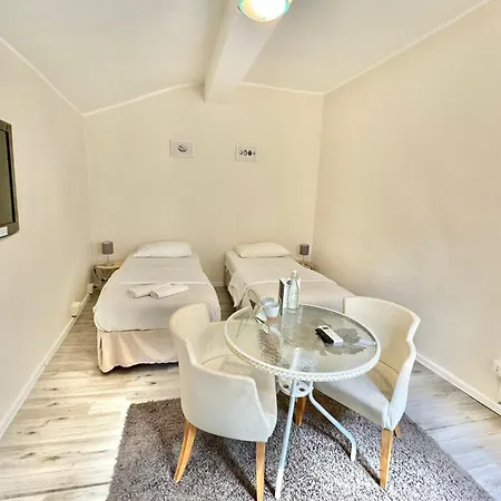 Maison Sarraj בית הארחה 3*